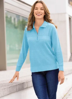 Pullover mit streckenden Strukturstreifen