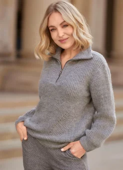 Pullover mit Troyerkragen und dekorativen Minderungen