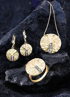 Pure Eleganz:Damenring mit 4 Roh-Diamanten