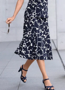 Rock in leicht ausgestellter Form