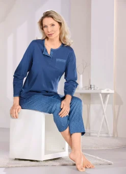 Schlafanzug mit Knopfleiste und Brusttasche