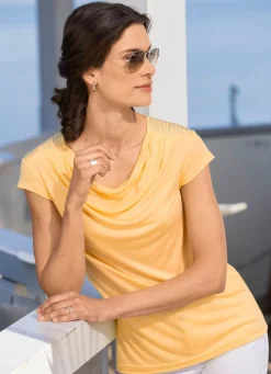 Shirt mit ausgefallenem Ausschnitt