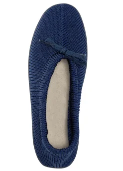 Slipper aus elastischem Strickmaterial mit Schnürung