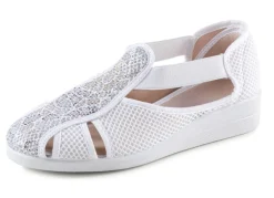 Slipper mit luftigen Durchbrüchen