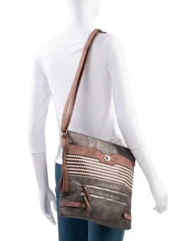 Tasche mit teilweise glitzernden Flechtdurchzügen